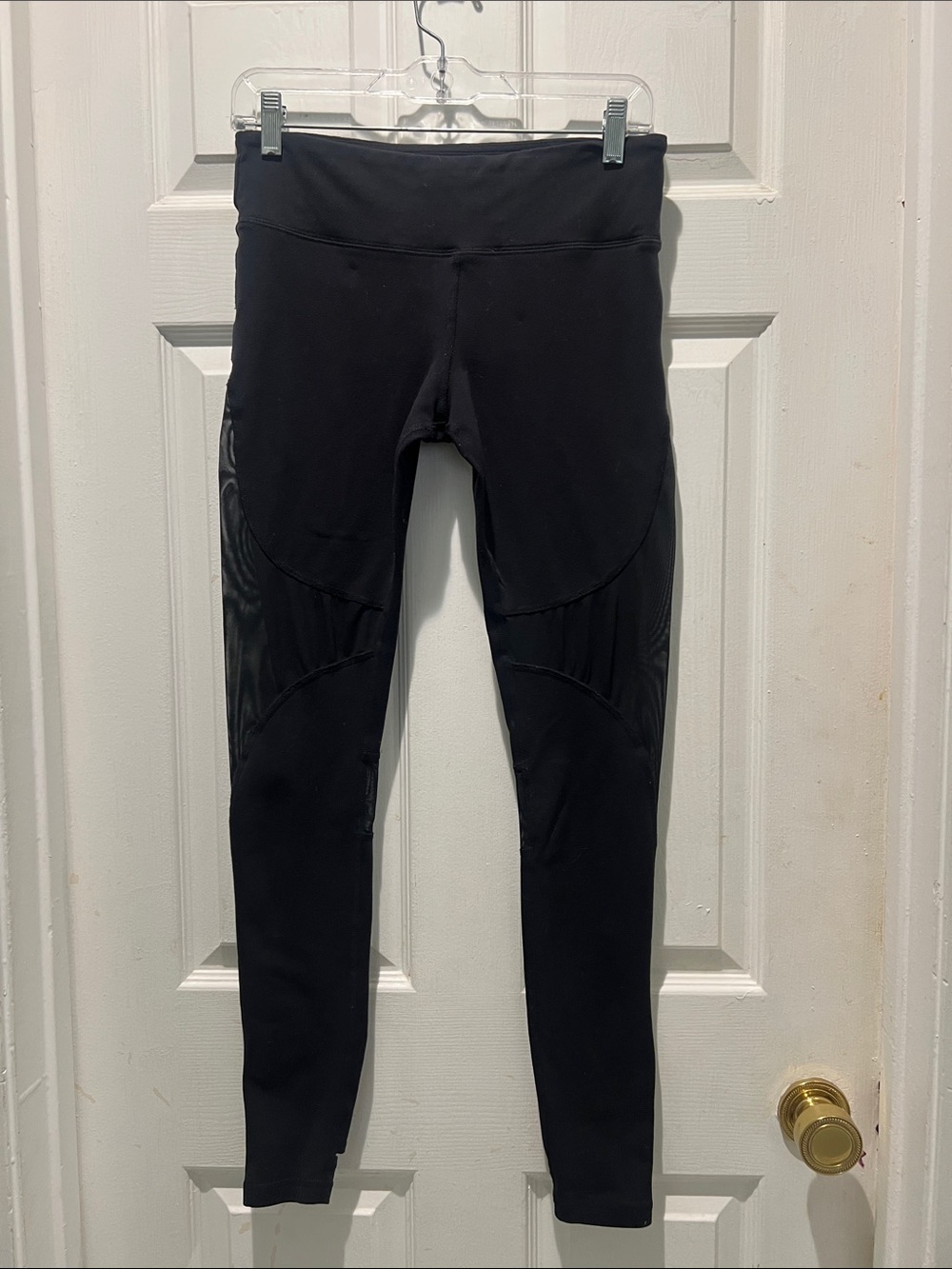 ALO Yoga Black Leggings with Mesh Panel Accents